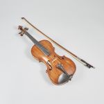 1048 9016 Violin